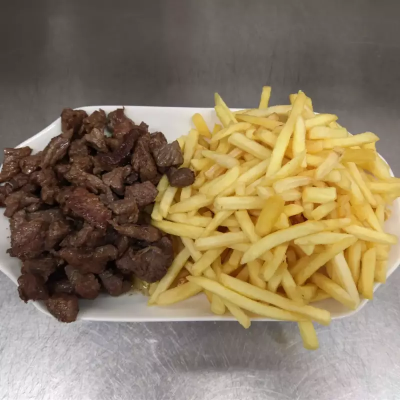 Isca de Carne com Batata Frita
