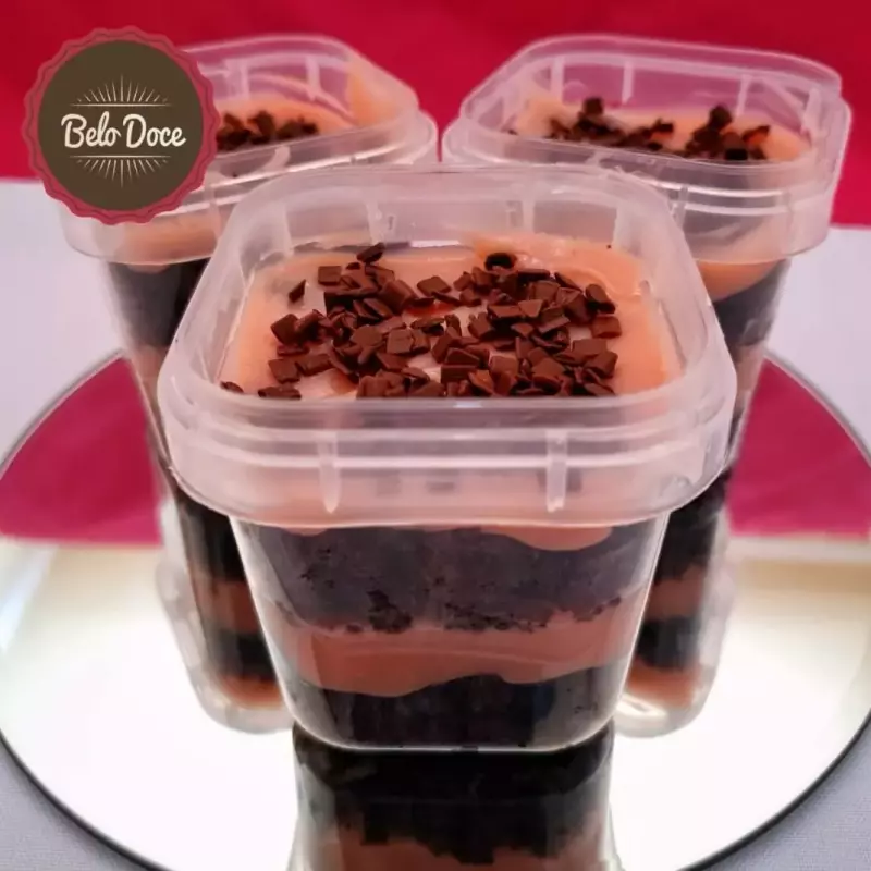 Bolo no Pote Morango