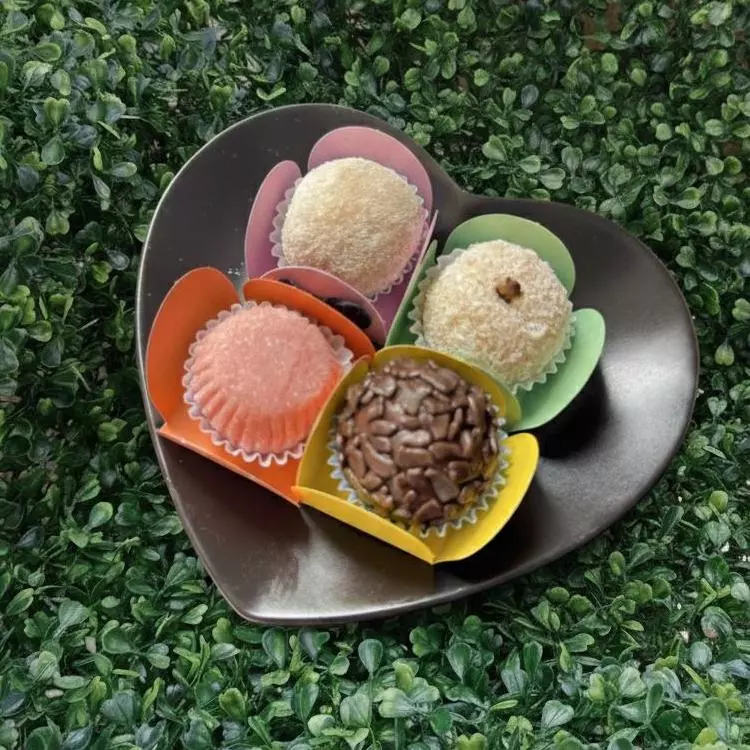 BRIGADEIROS CASEIROS