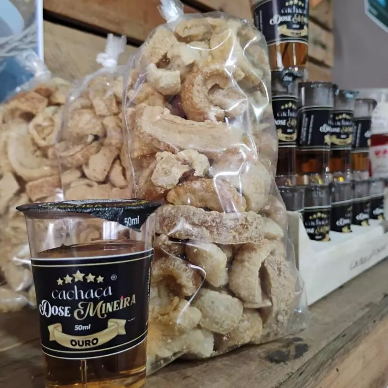 Torresmo + Cachaça Mineira