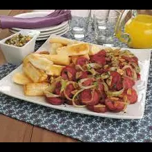 Linguiça Calabresa com Mandioca