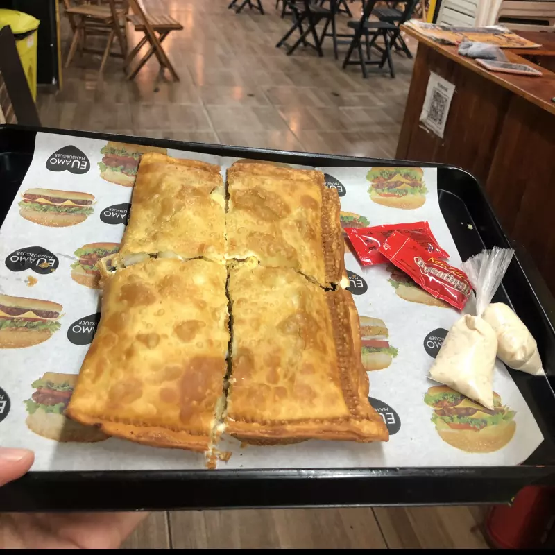 PASTEL CARNE C/QUEIJO