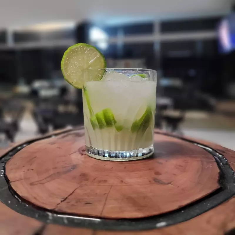 CAIPIRINHA DE ABACAXI