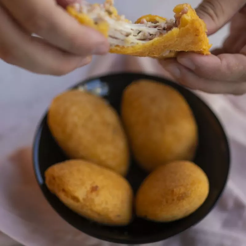 Risole Presunto e Queijo (06 UN)