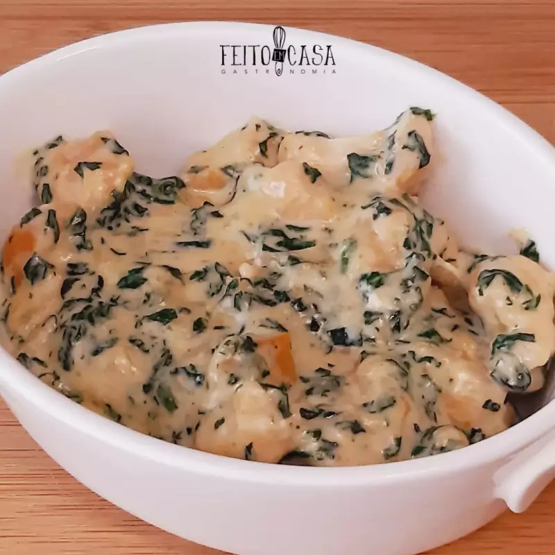 Cubinhos de frango c/espinafre e