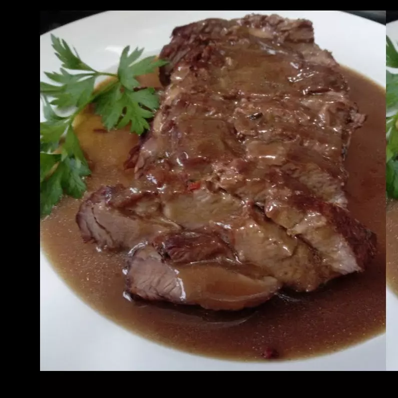 CARNE ASSADA AO MOLHO MADEIRA
