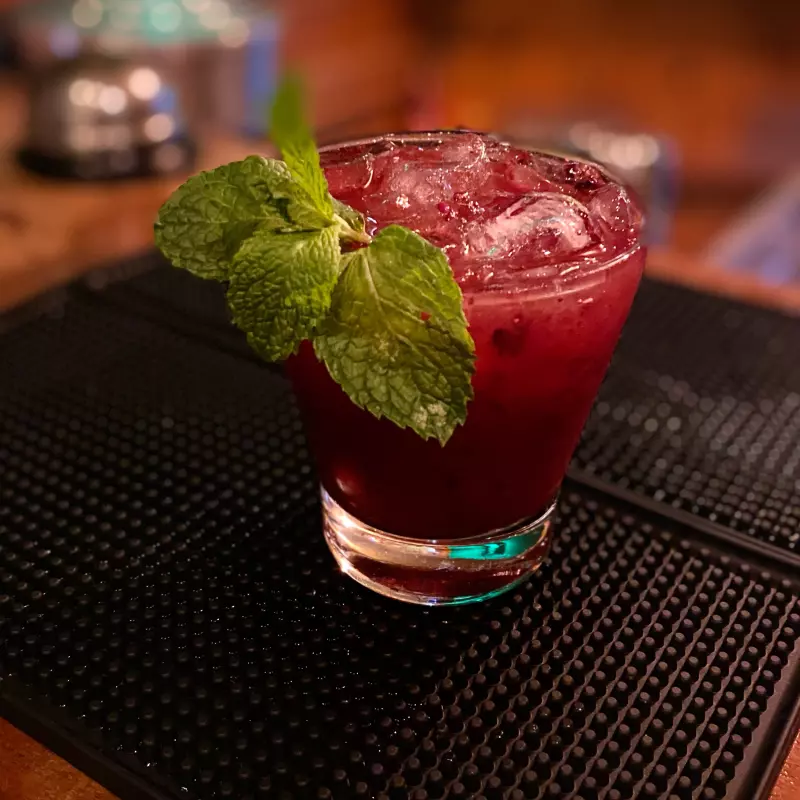 SAQUERITA FRUTAS VERMELHAS