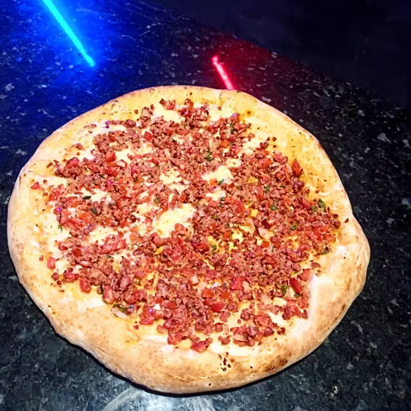 Pizza Esfiha de Calabresa