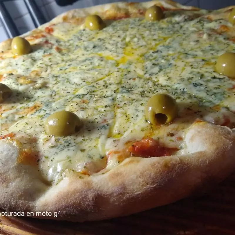 • Pizza de Roquefort y Parmesano