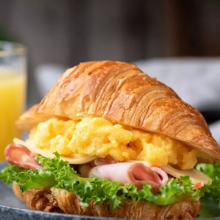 Croissant Huevo