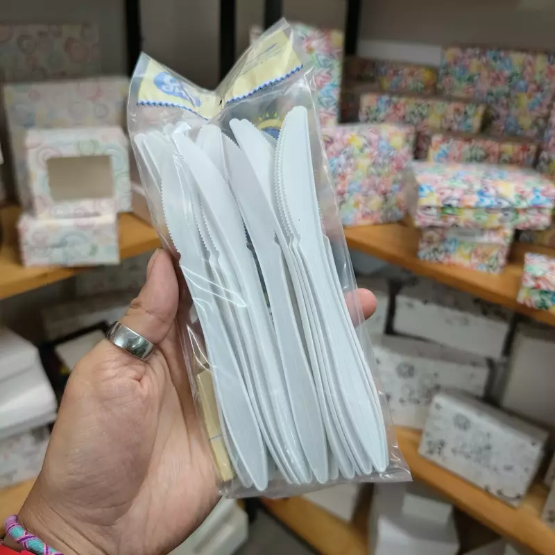 Cuchillo Blanco Plástico