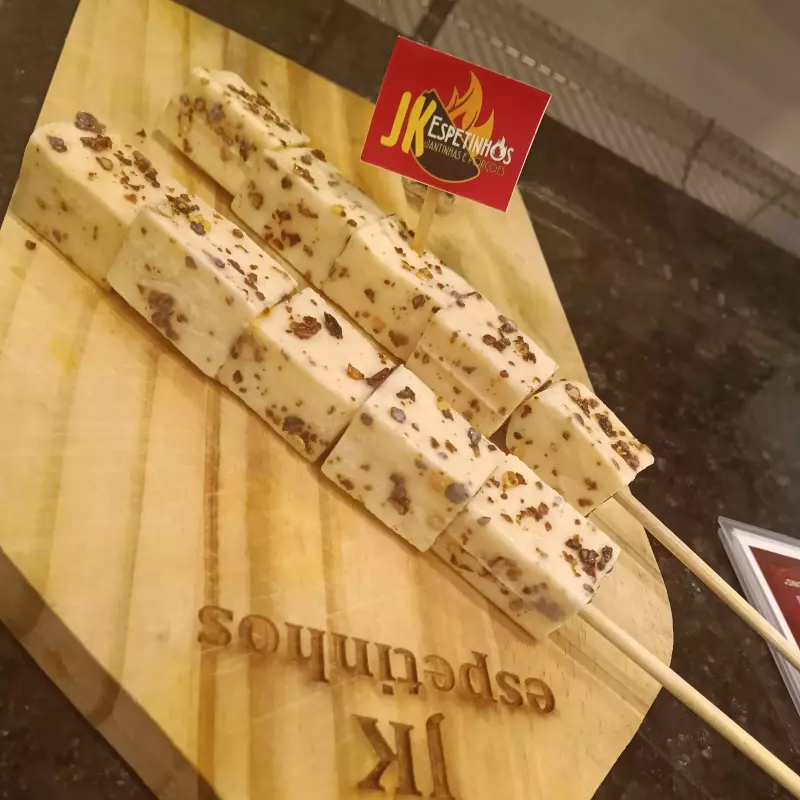 Queijo coalho com pimenta calabresa