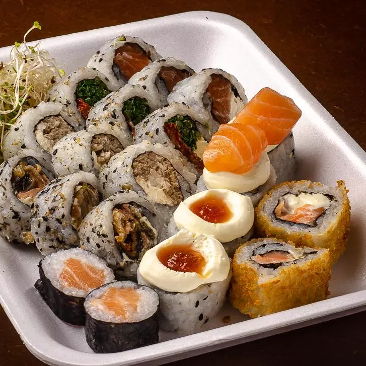 Hossomaki & Hot Roll - 16 peças