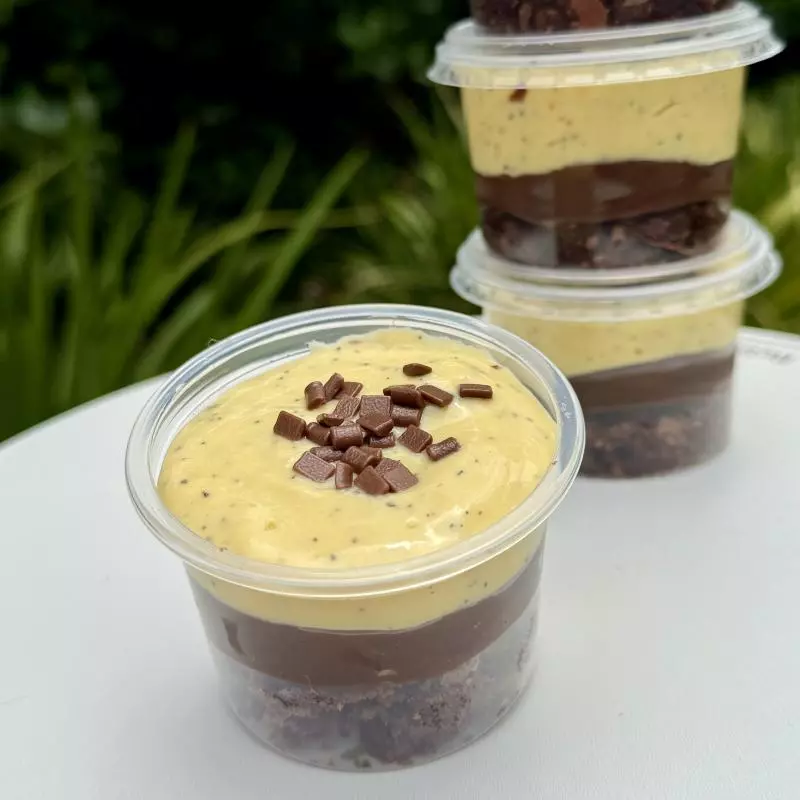 AFOGADINHO DE BROWNIE COM MARACUJÁ