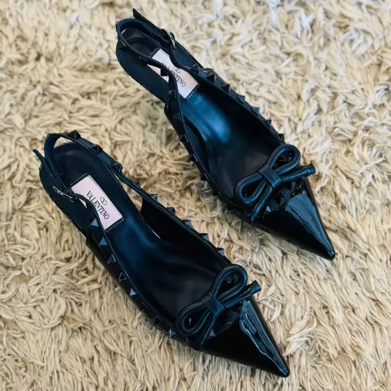 TACÓN VALENTINO STILETO NEGRO TACHES