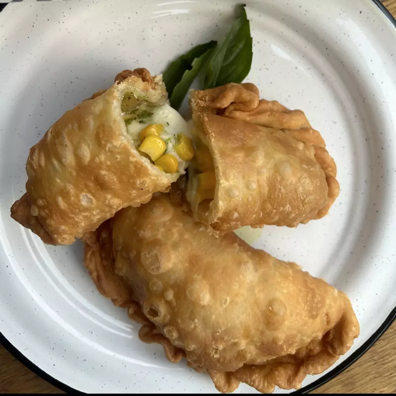 Empanada de Elote con Queso