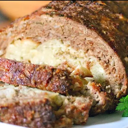 Bolo de carne e queijo