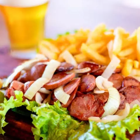 Calabresa Acebolada c/ Batata Frita