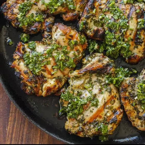 Miér 1 Julio - Pollo en chimichurri