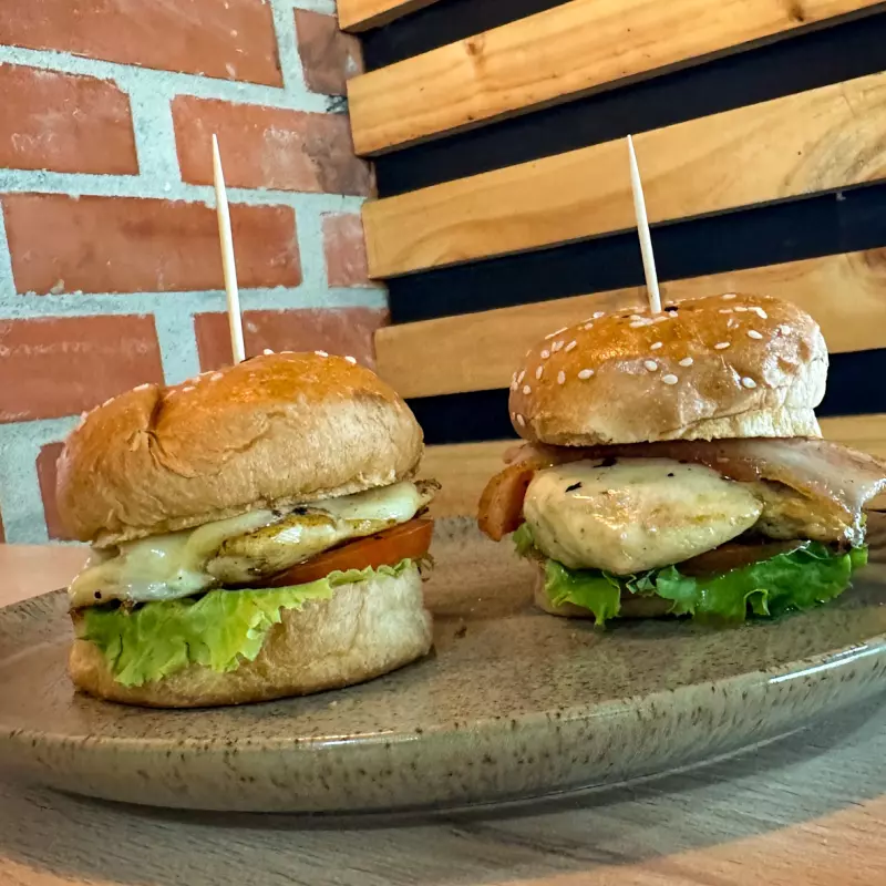 MINIHAMBURGUESA POETICA X2