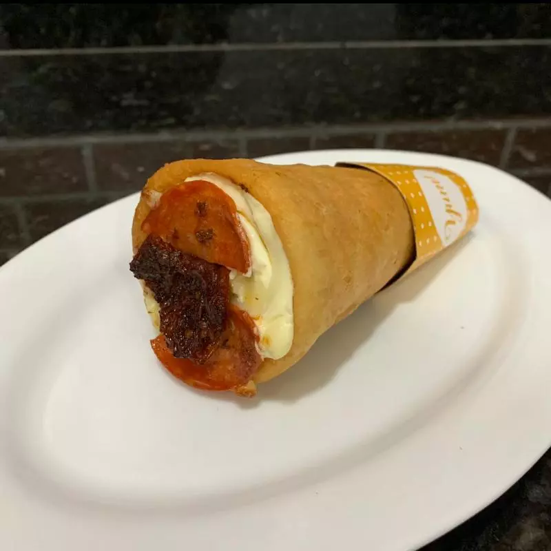 Cone Pepperoni com Tomate Seco