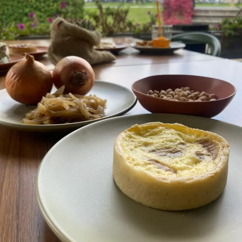 QUICHE CEBOLA CARAMEL. E GRÃO DE BIC