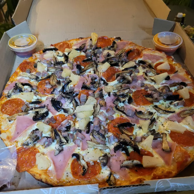 DELI PIZZAGDE A  LA LEÑA