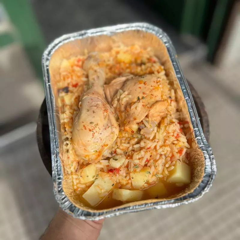 Guiso de arroz con pollo