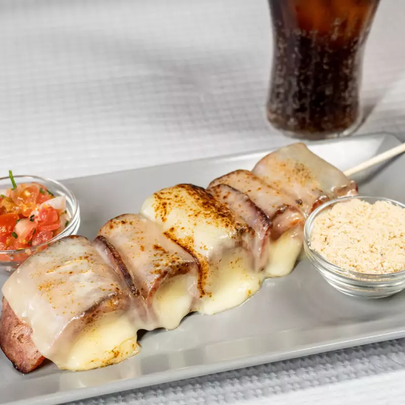ESPETO DE QUEIJO E BACON
