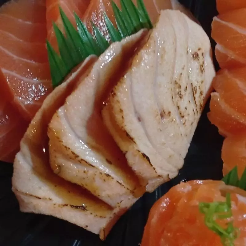 Sashimi salmão tataki 6 unidades