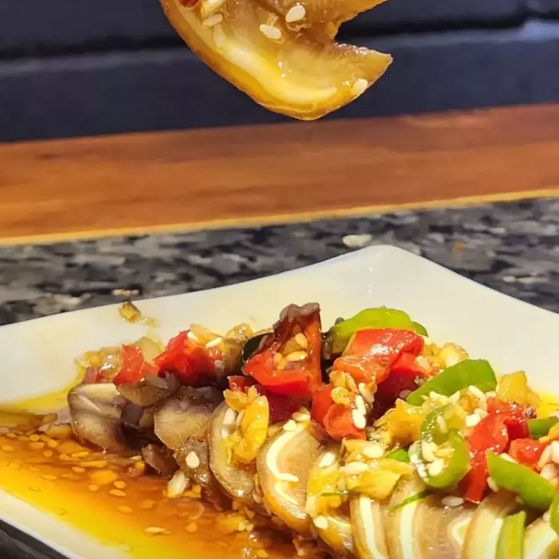 ENSALADA DE OREJA DE CERDO 红油猪耳朵