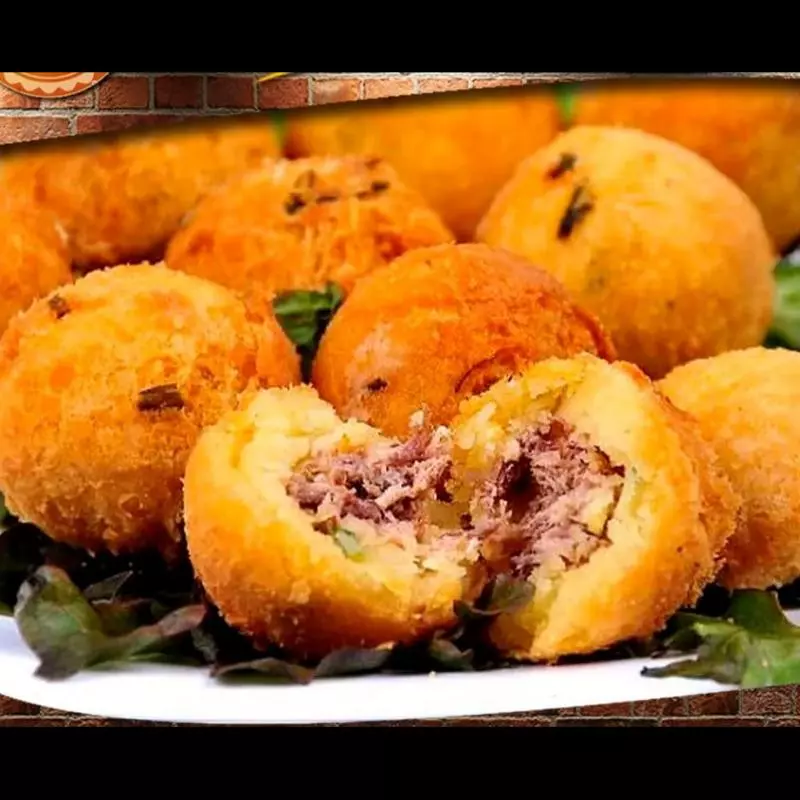 Bolinho de Mandioca com Carne Seca