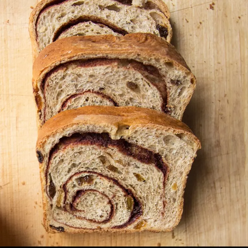 Pan de canela y pasas masa madre