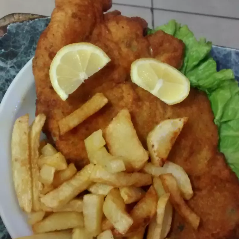 milanesa con papas  frita