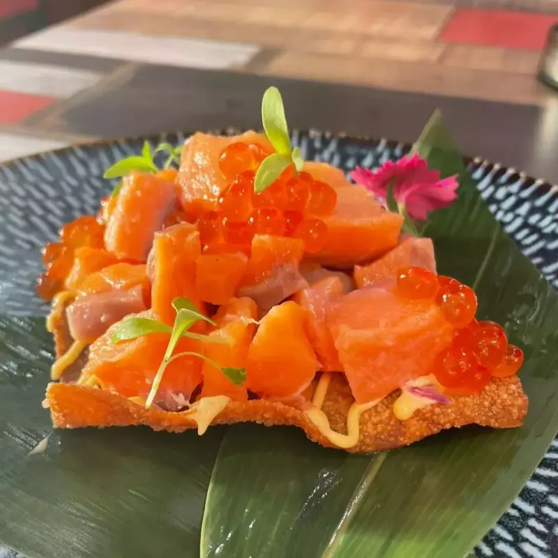 TOSTADA DE SALMON