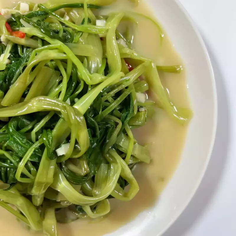 ESPINACA CHINA SALTEADA 腐乳空心菜