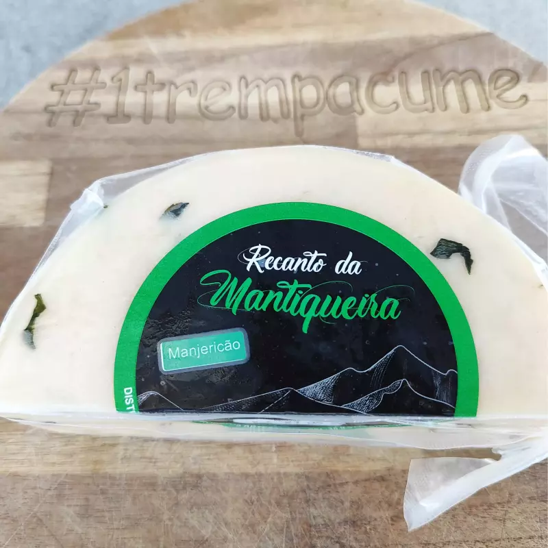 Parmesão com Manjericão(+-500g)