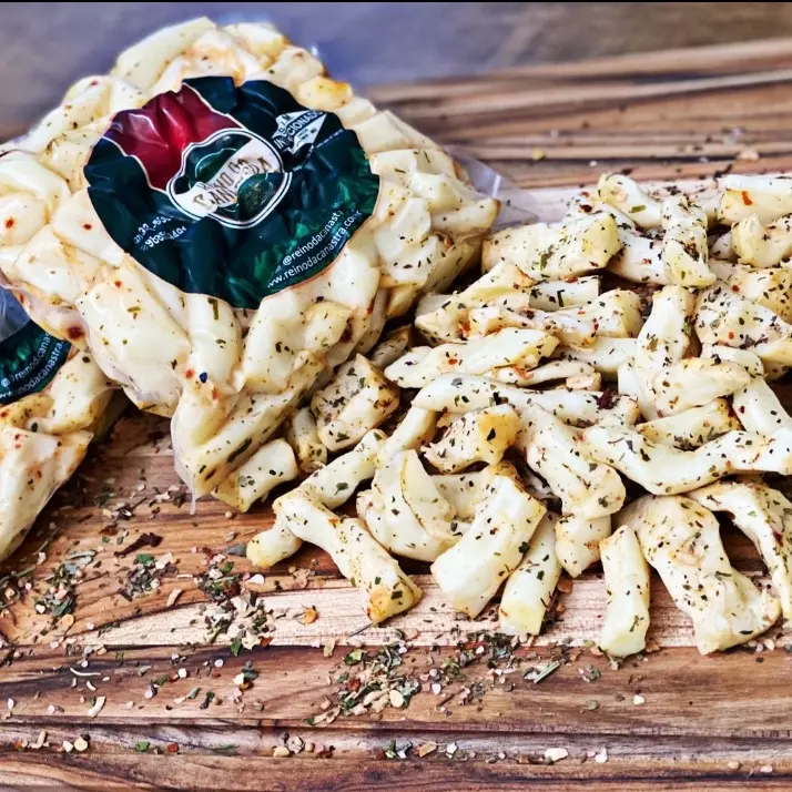 Iscas de mussarela temperada - 500g