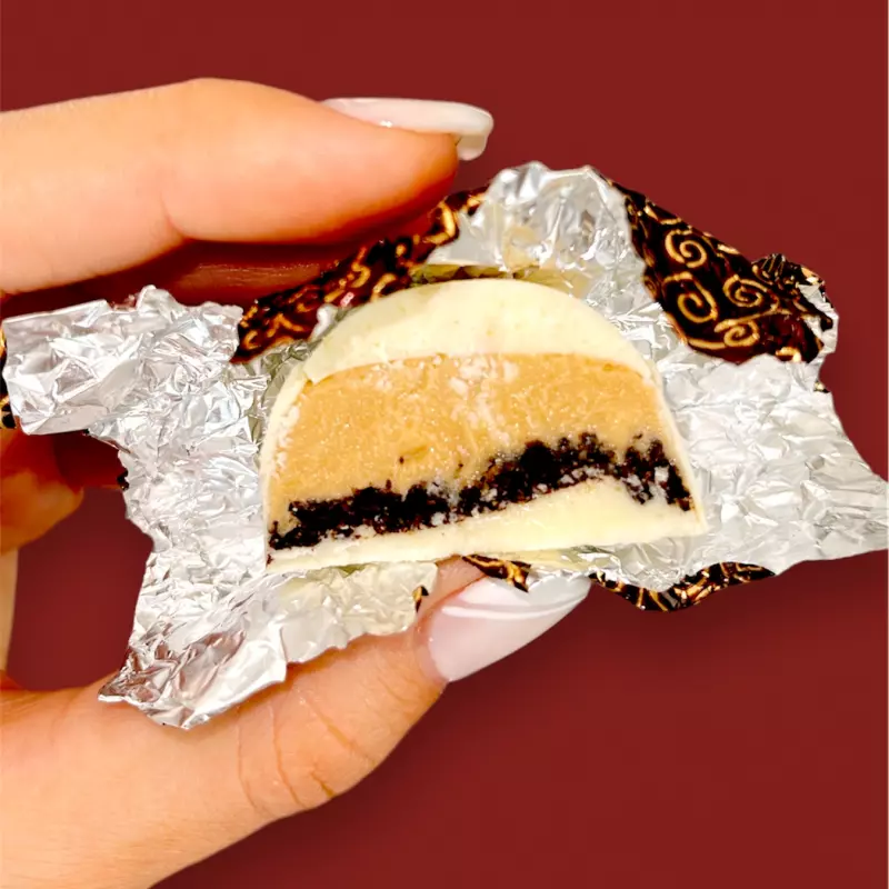 Bombón blanco, manjar y brownie keto