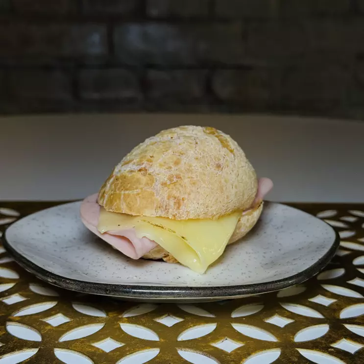 PÃO DE QUEIJO PRESUNTO E QUEIJO