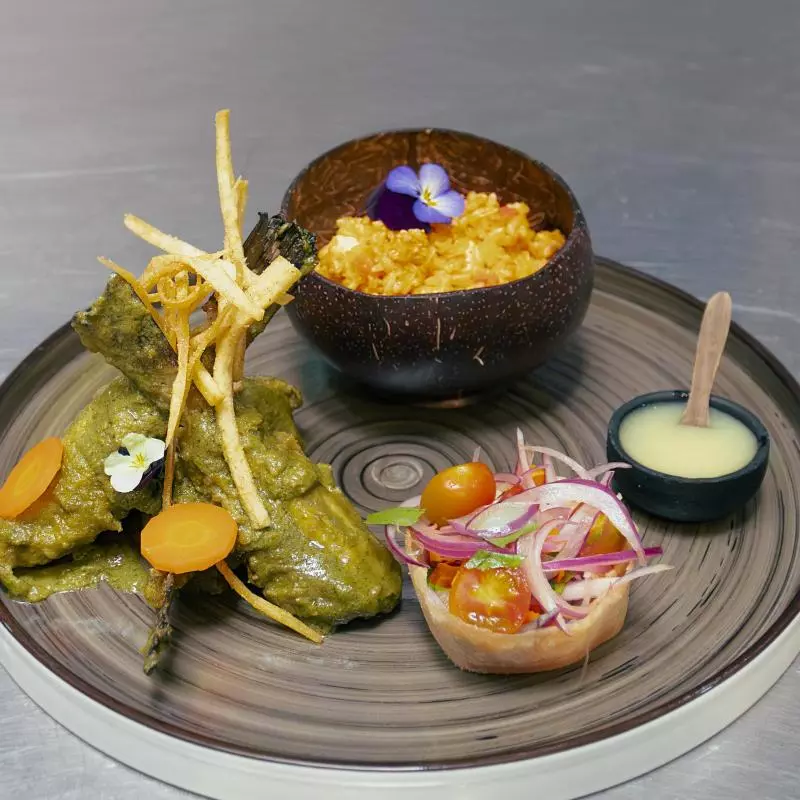 Colas de Pez Globo en Arroz Clavado