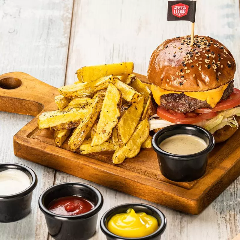 MAYOLO CHEESE BURGER