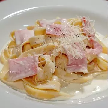 FETTUCCINE A LO ALFREDO