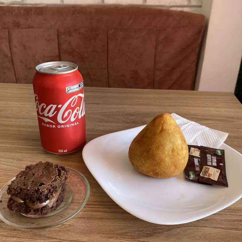 Salgado + bebida + brownie