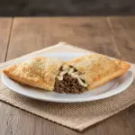 pastel carne,catupiry,cheddar 20cm