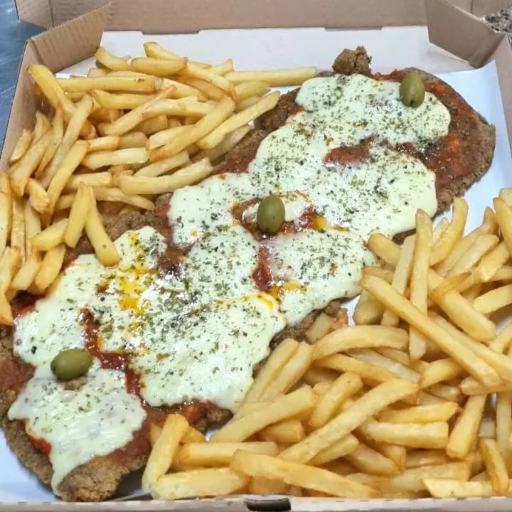 Milanesa con Napolitana con Fritas