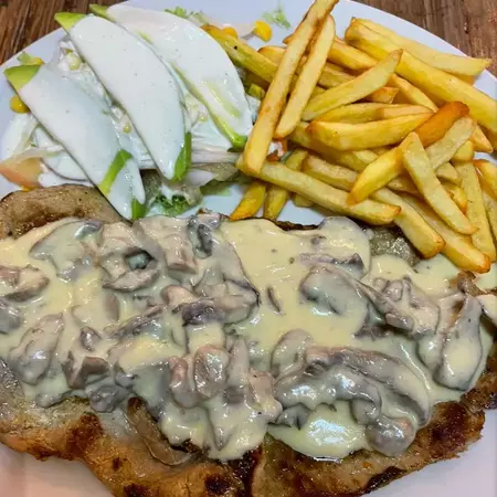 Cerdo en Salsa de Champiñones