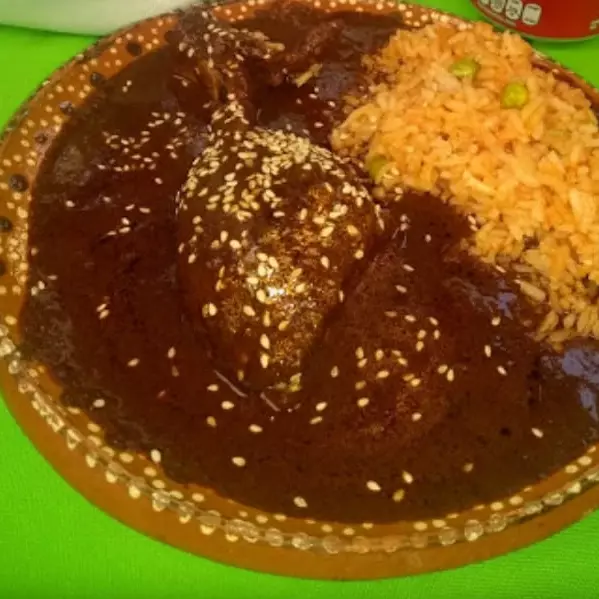 Combo 6, pollo c/mole