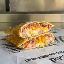 Pastel Frango & Calabresa & Mussarel