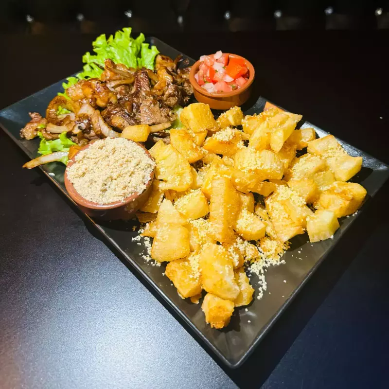 FILÉ DE PICANHA C/ MANDIOCA